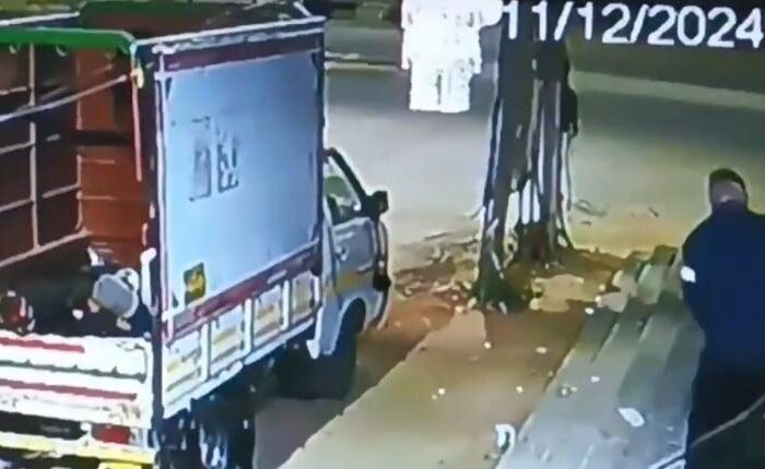 Massive theft in town: మెడికల్ షాపుల్లో దొంగల హల్చల్